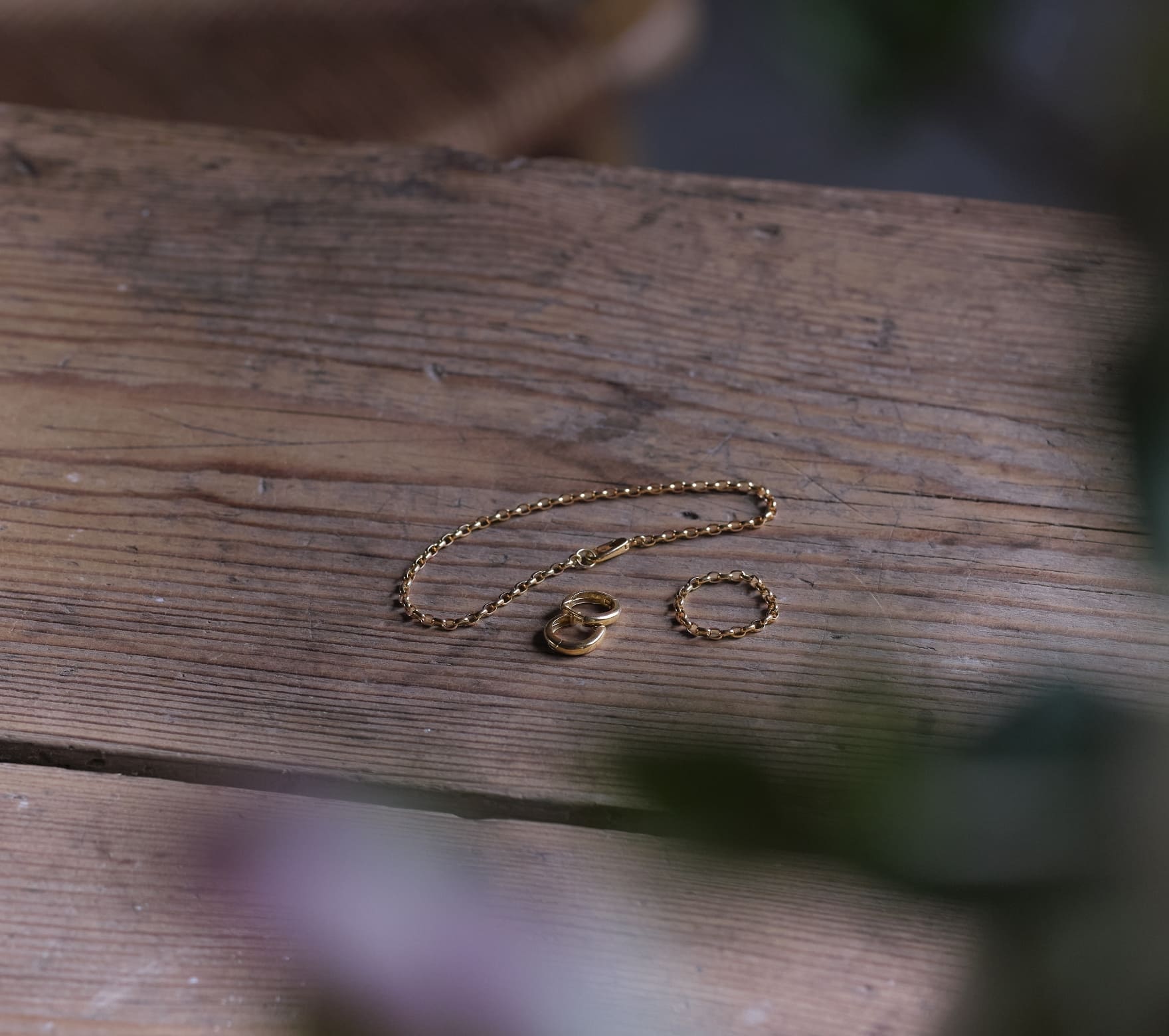 ひとさじのジュエリー une pincée | Gold Oval Chain Bracelet/10kt Gold, Hoop Pierce・glacé 12mm/10kt Gold, Gold Chain Ring・wide/10kt Gold の画像