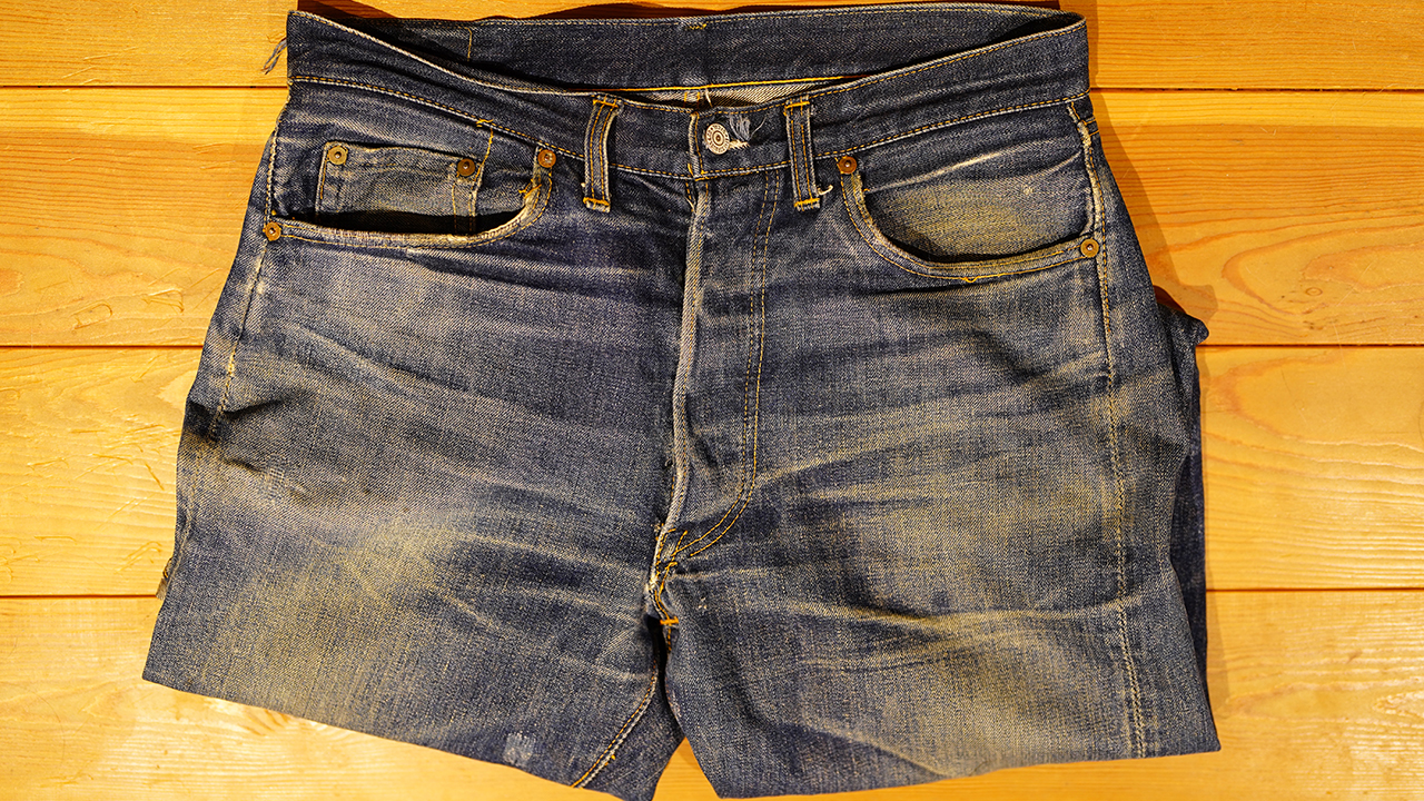 △ウエアハウスの最初のジーンズのモデルとなった、ヴィンテージの501XX。リーバイスの定番であり、名作です。