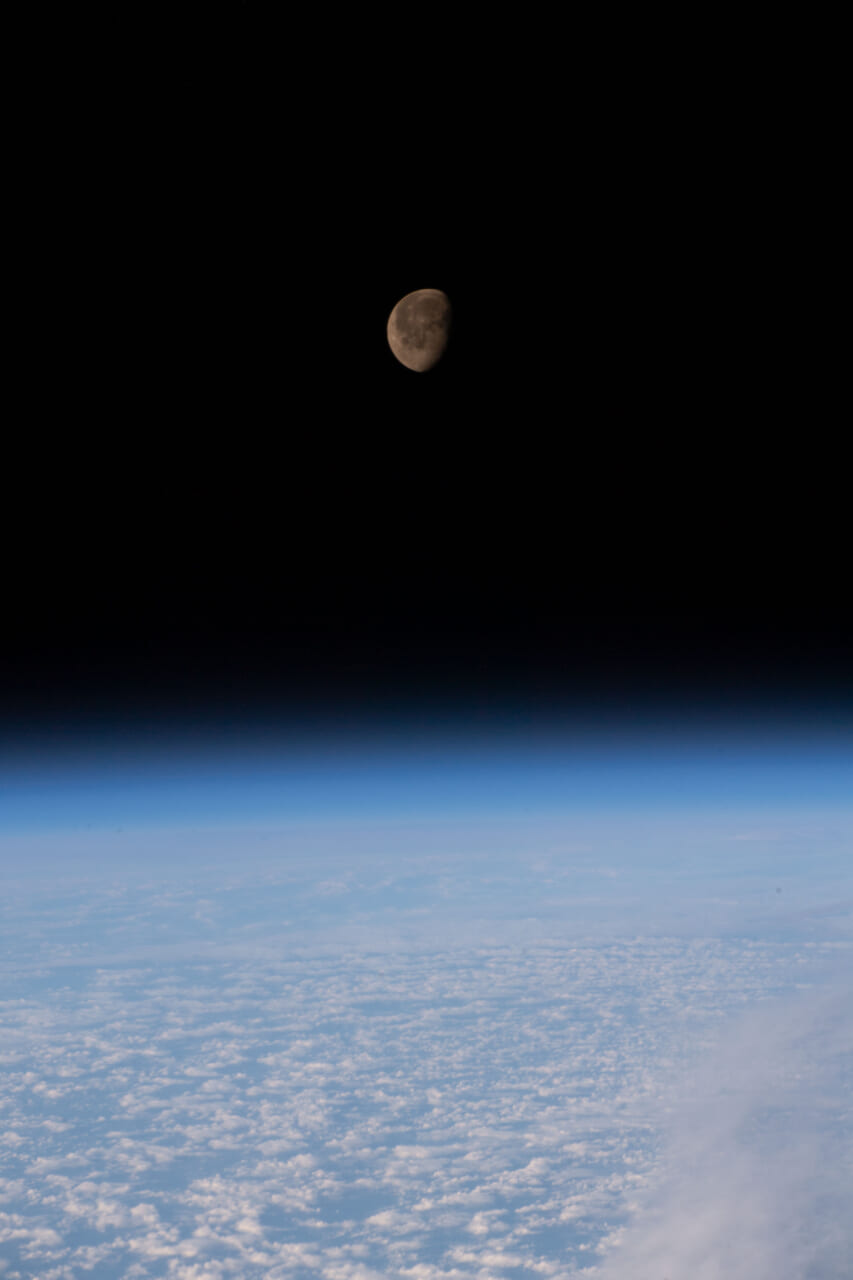 ISSから撮影された月 ©JAXA/NASA
