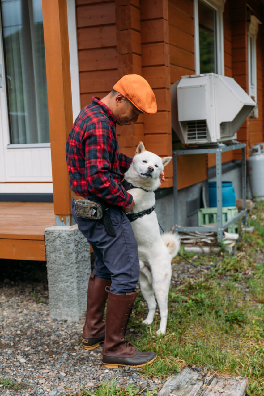 ▲愛犬の「チュプ」。アイヌ語で、月や太陽を意味する名前だそうです。
撮影｜前田景