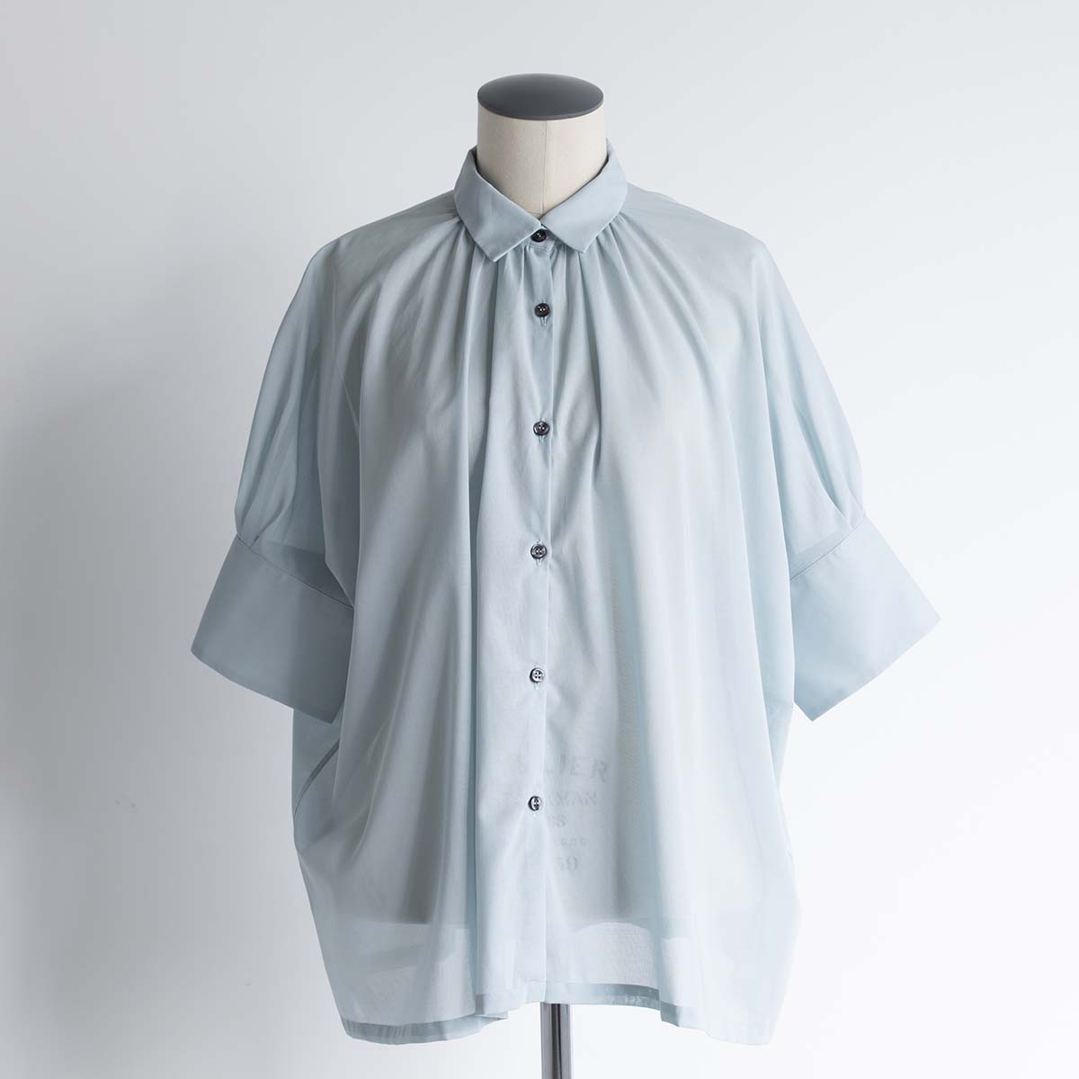 meing. そごう・西武の売却検討ス volume gather blouse