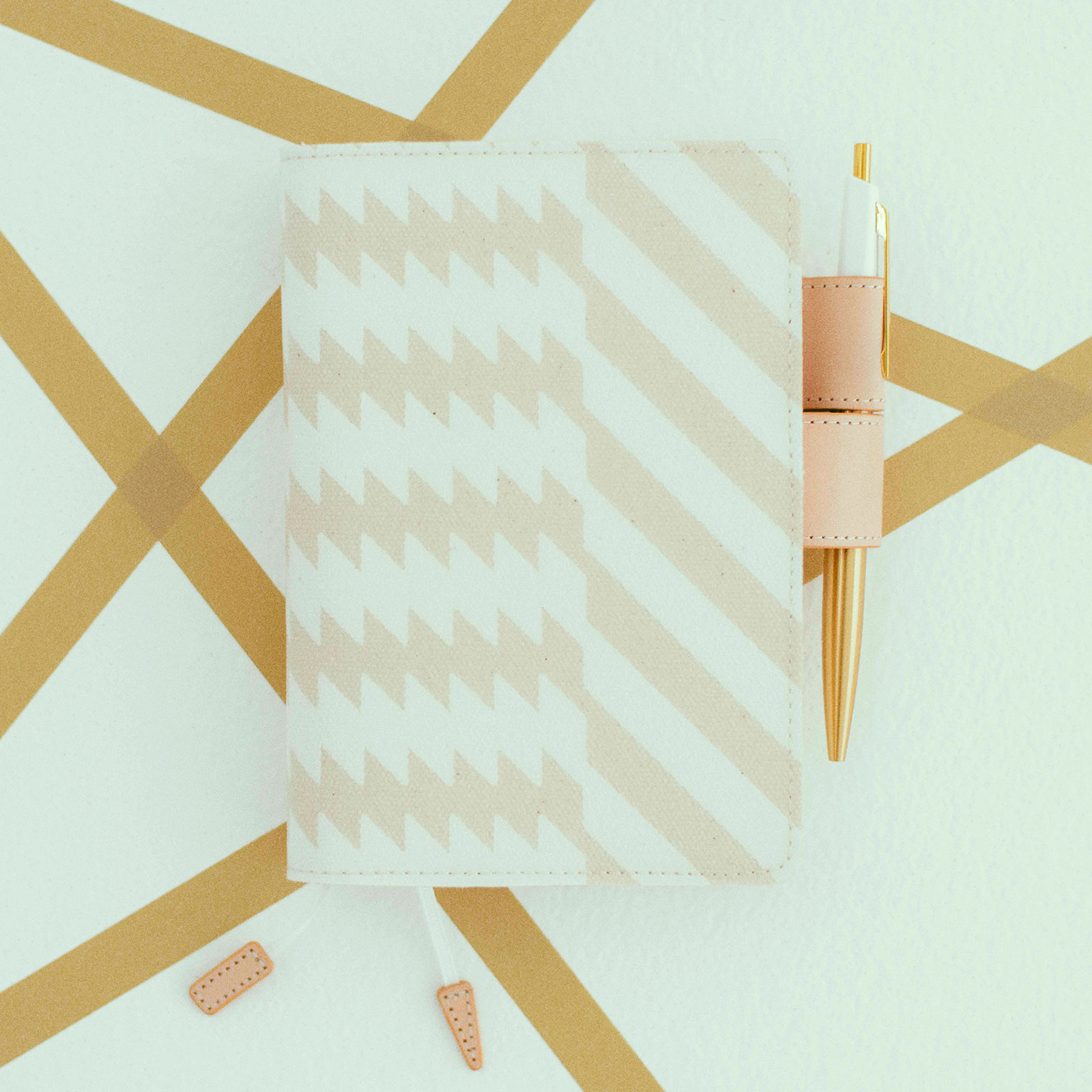 mintdesigns / Zig-Zag (White) - Techo Lineup - Hobonichi Techo 2021