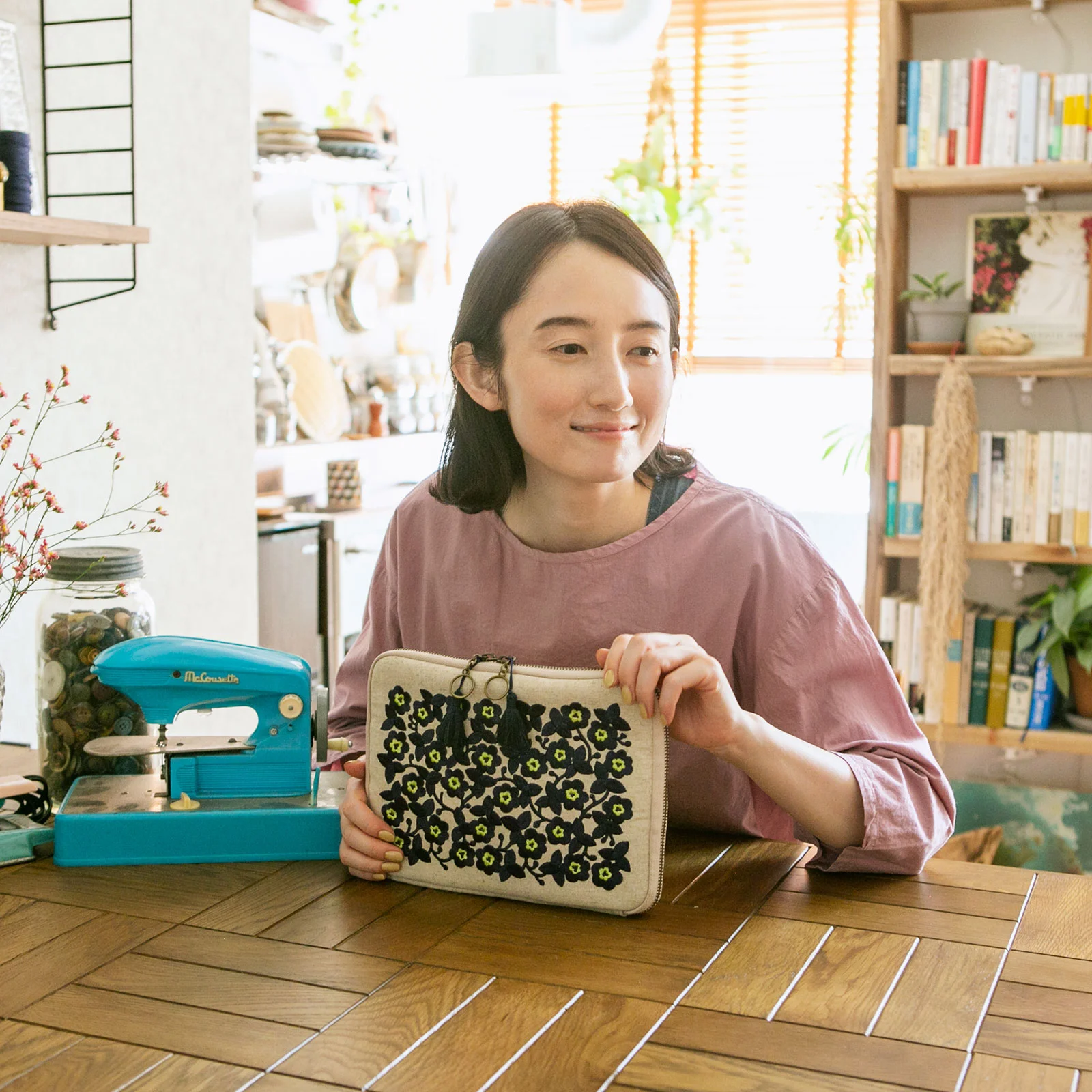 おおきいひきだしポーチ / ウクライナの花 - ひきだしポーチラインナップ - ほぼ日手帳 2022