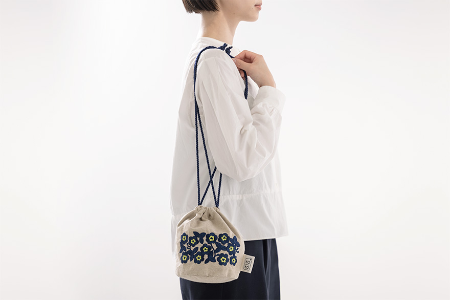 Hobonichi: Anytime Drawstring Bag (Aki Kondo: Field of Flowers) - Drawer  Pouch Lineup - Hobonichi Techo 2023